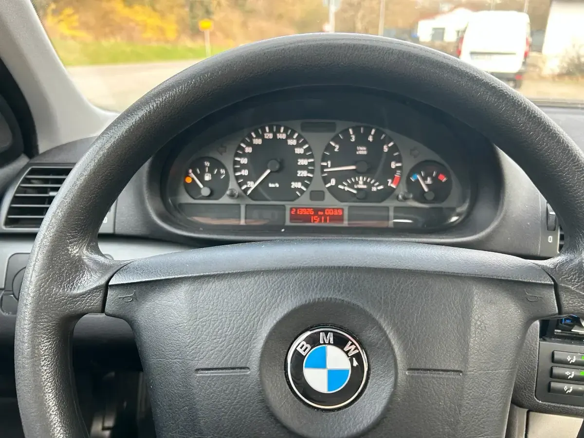 Gebraucht BMW 318 143 PS (105 kW) 2004 Limousine