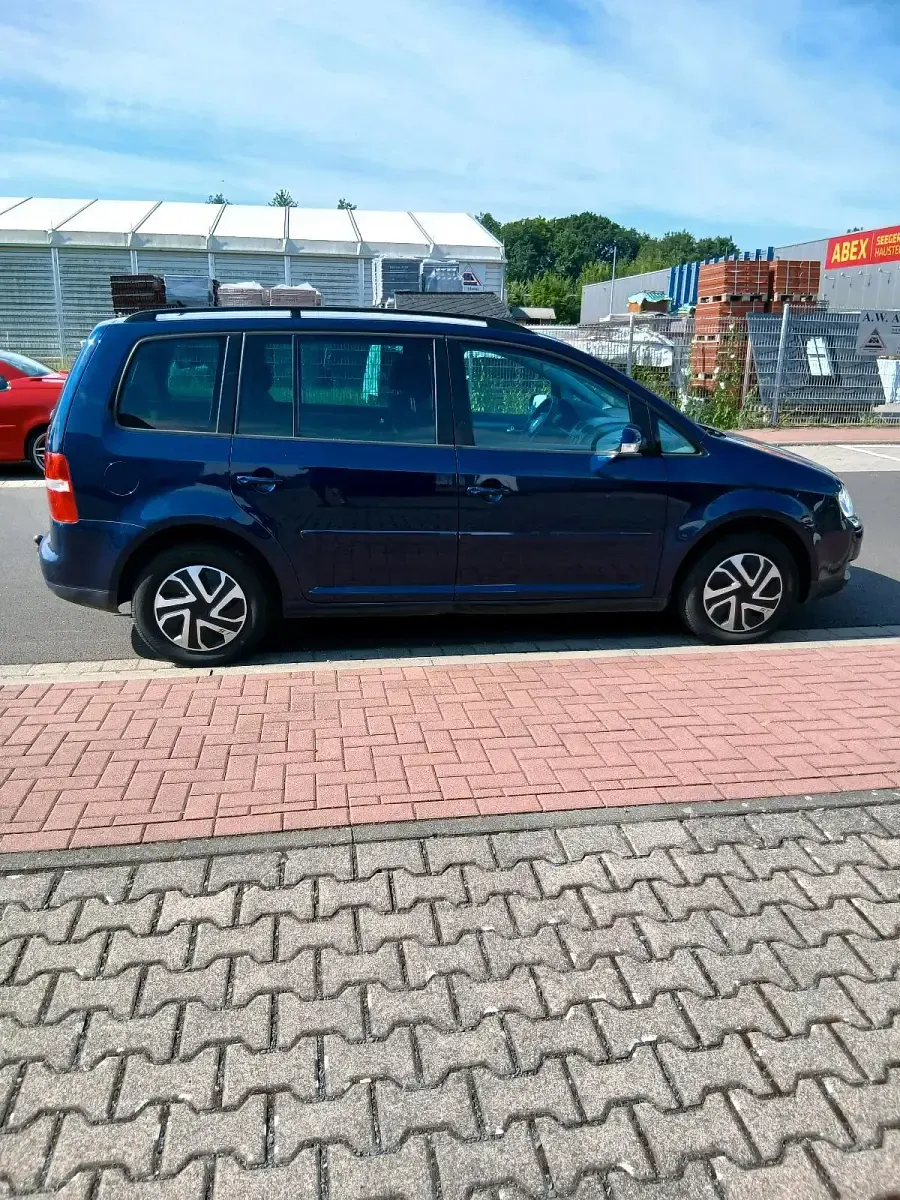 Gebraucht VW Touran 110 PS (80 kW) 2006 Blau Van / Kleinbus