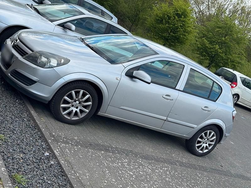 Usata Opel Astra 95 CV (69 kW) 2004 Argento Utilitaria