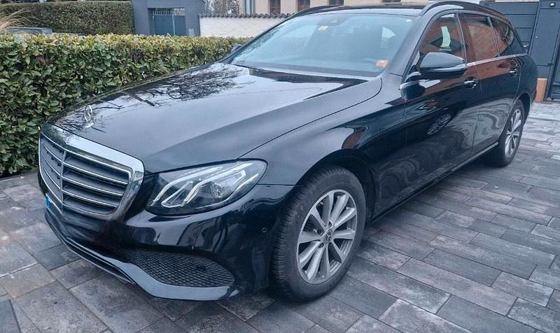 Second-hand Mercedes E200 184 CP (135 kW) 2017 Negru Break