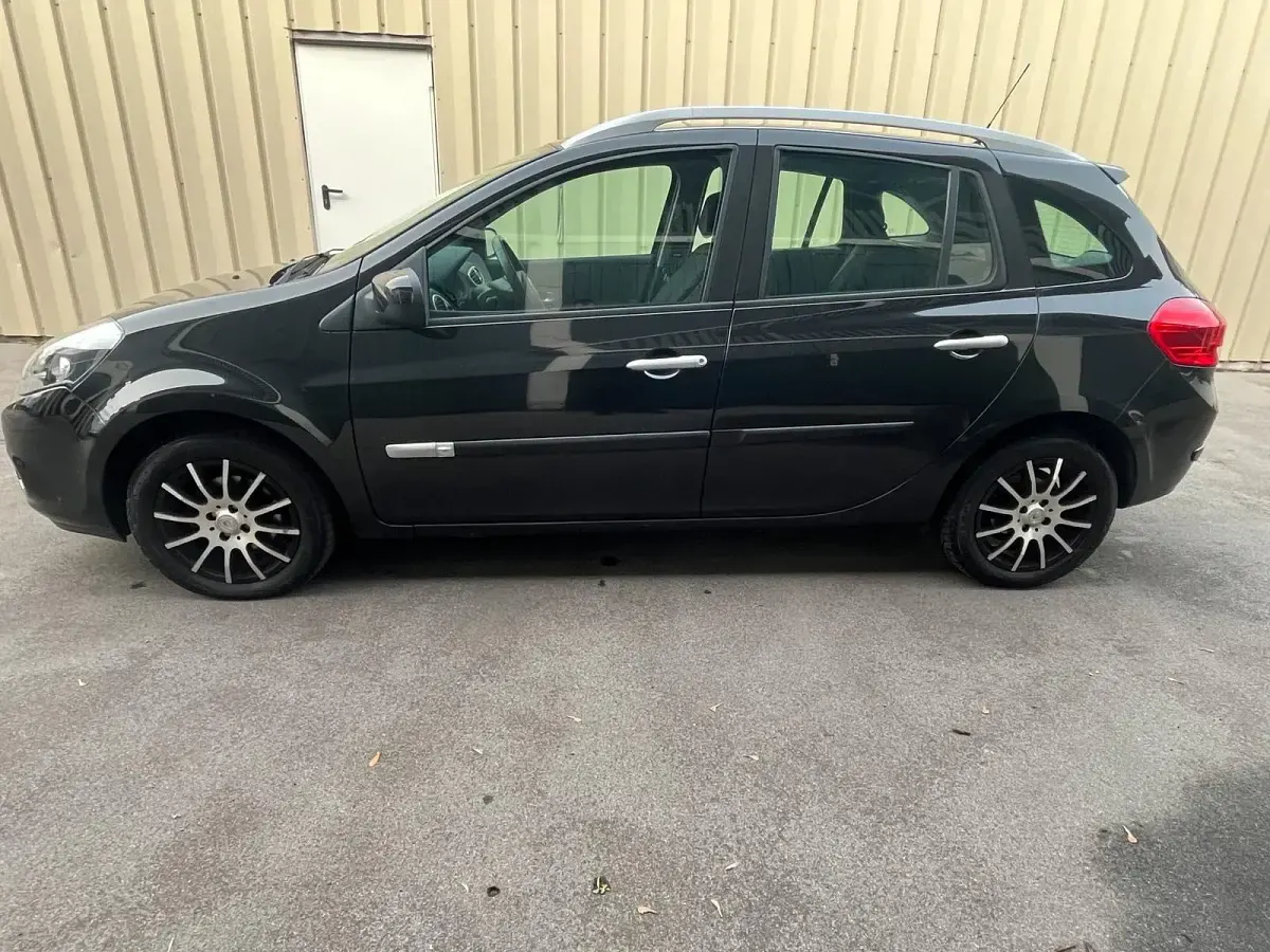 Gebraucht Renault Clio 103 PS (75 kW) 2011 Schwarz Kombi