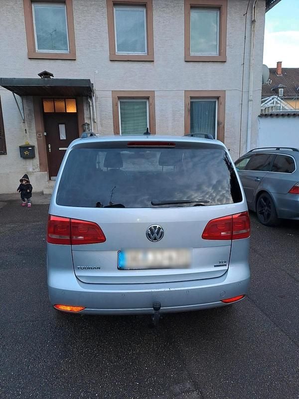 Gebraucht VW Touran 105 PS (77 kW) 2011 Gold Van / Kleinbus