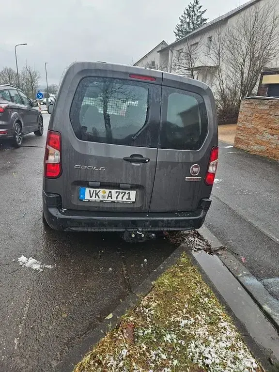 Gebraucht Fiat e-Doblò 100 kW (136 PS) 2023 Grau Van / Kleinbus