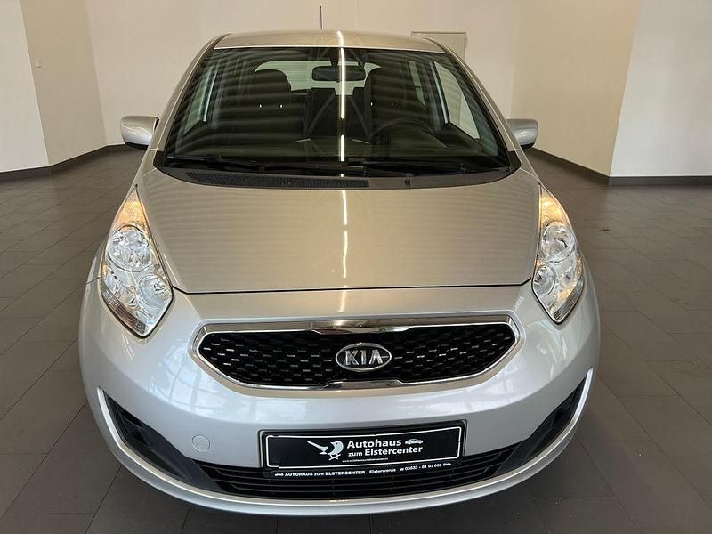 Gebraucht Kia Venga Spirit 90 PS (66 kW) 2012 Silber Kleinwagen