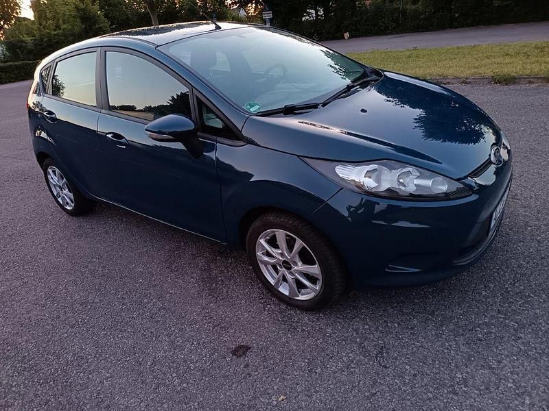 Blau Gebraucht 2010 Ford Fiesta Ambiente Kleinwagen | 2.800 € (Guter Preis) - Bild 1/2