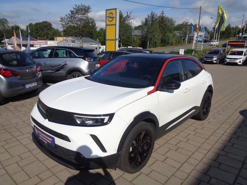 Jade weiß (uni) Gebraucht 2021 Opel Mokka SUV | 21.900 € (Fairer Preis) - Bild 1/4