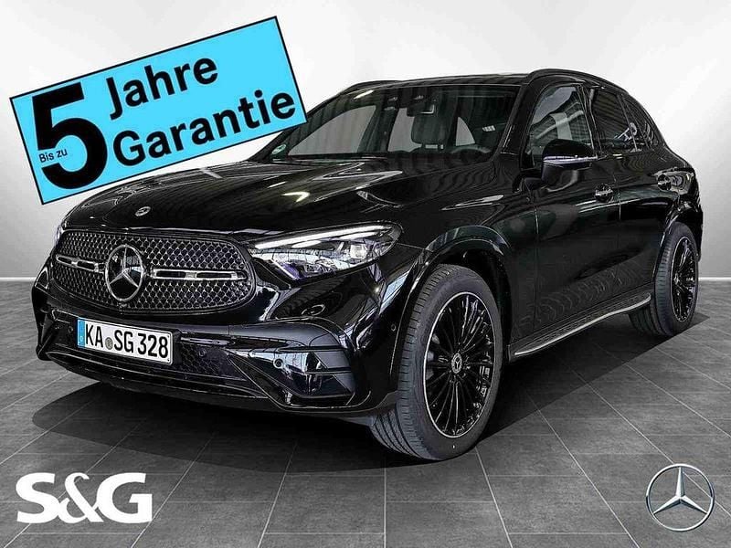 Metalliclack verdesilber Gebraucht 2025 Mercedes GLC300 AMG SUV | 71.449 € (Fairer Preis) - Bild 1/4