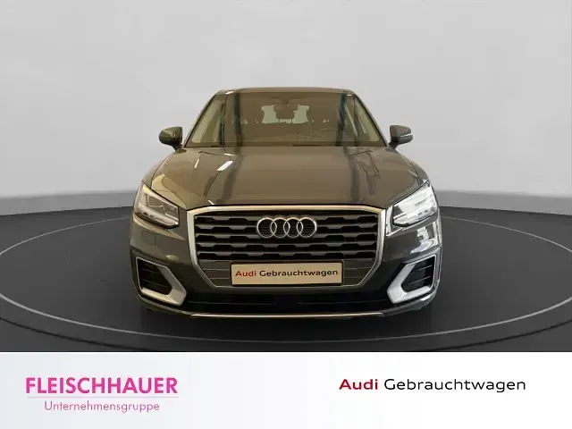Gebraucht Audi Q2 Sport 116 PS (85 kW) 2019 Grau SUV