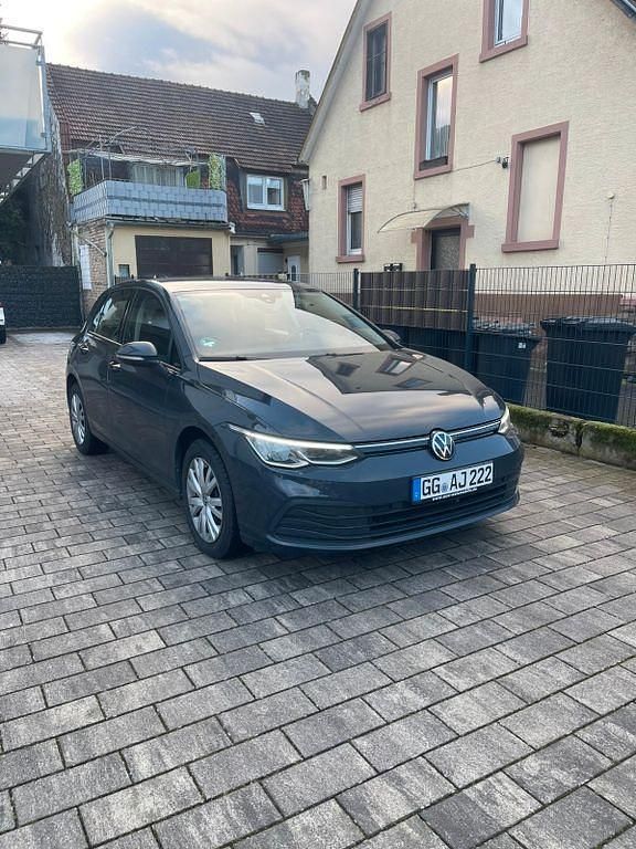 Gebraucht VW Golf VIII 116 PS (85 kW) 2022 Grau Limousine