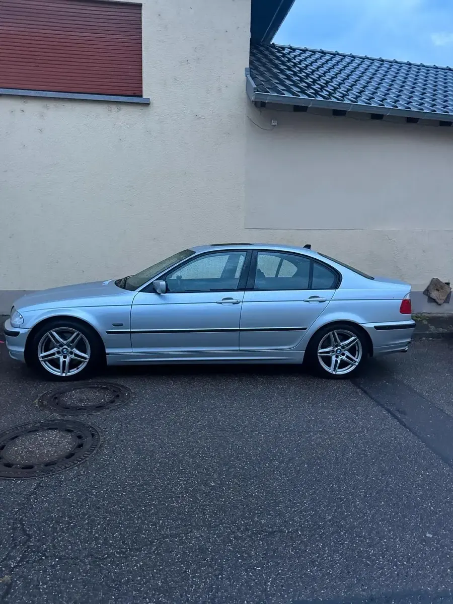 Käytetty BMW 330 231 HP (169 kW) 2001 Sedan