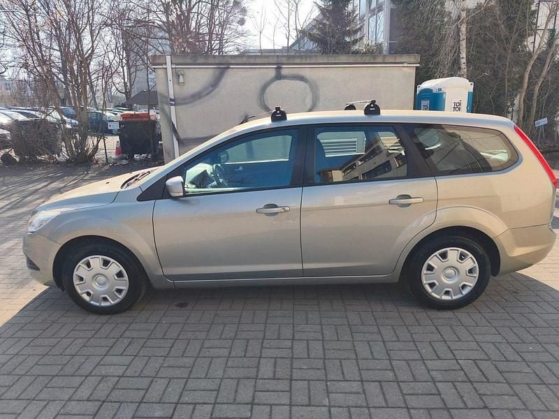 Gebraucht Ford Focus Style 101 PS (74 kW) 2009 Gold Kombi