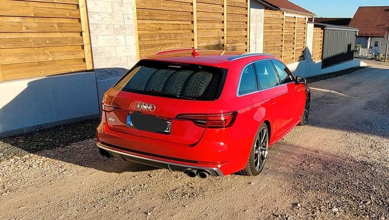 Gebraucht Audi S4 Sport 354 PS (260 kW) 2017 Rot Kombi