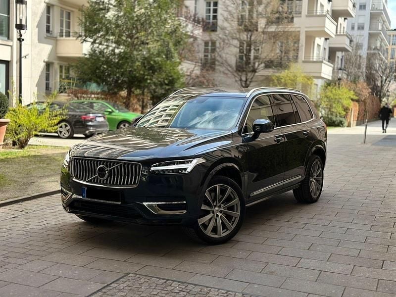 Grau Gebraucht 2021 Volvo XC90 SUV | 48.000 € (Fairer Preis) - Bild 1/4