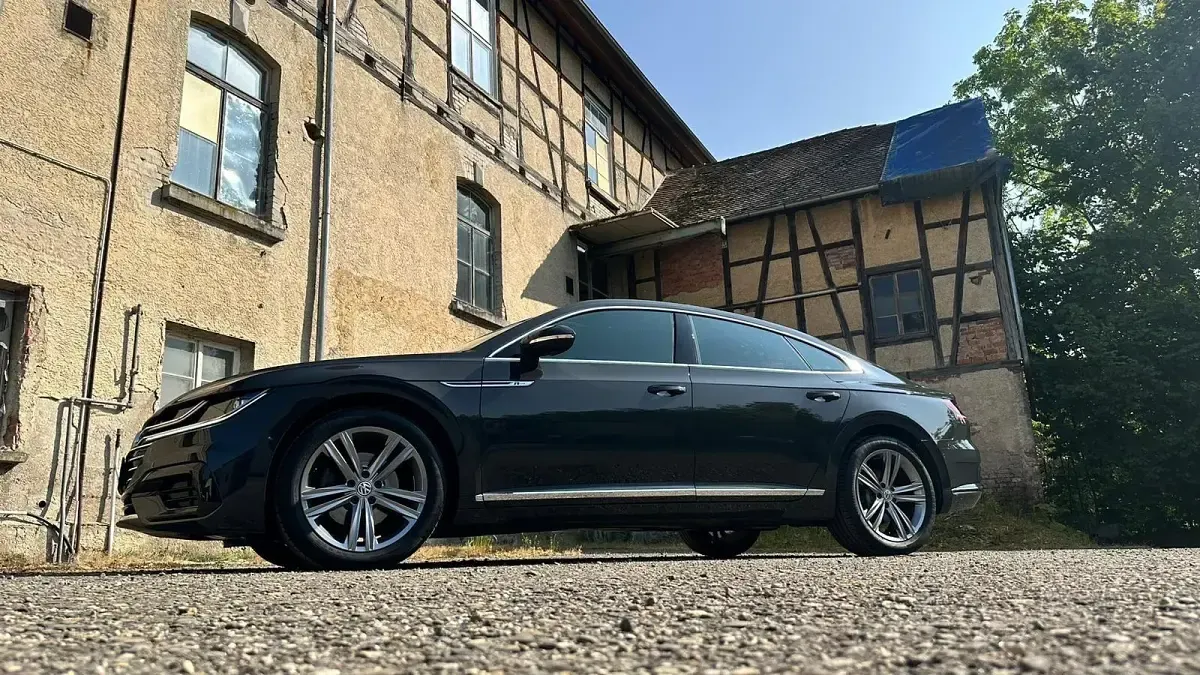 Gebraucht VW Arteon R-line 190 PS (139 kW) 2019 Grau Kleinwagen