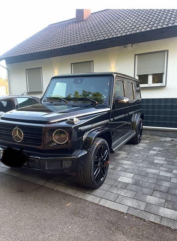 Schwarz Gebraucht 2021 Mercedes G350 SUV | 102.950 € (Teuer) - Bild 1/4