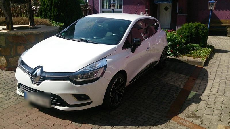 Gebraucht Renault Clio IV 118 PS (86 kW) 2018 Weiß Kleinwagen