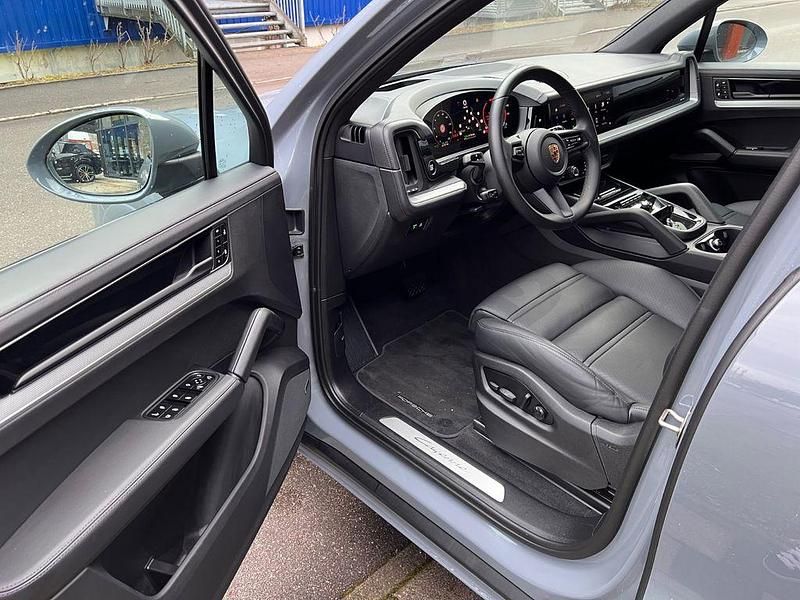 Gebraucht Porsche Cayenne Sport 470 PS (345 kW) 2024 Grau SUV