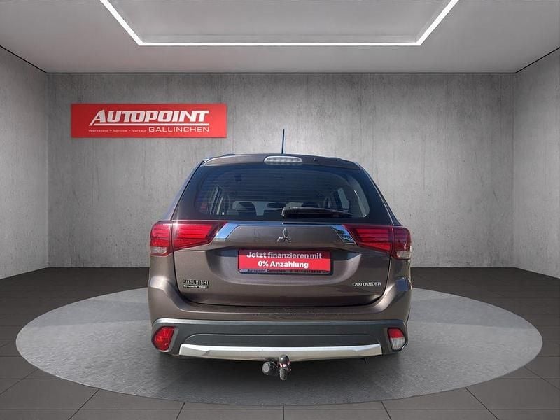 Gebraucht Mitsubishi Outlander Invite 150 PS (110 kW) 2016 Grau SUV