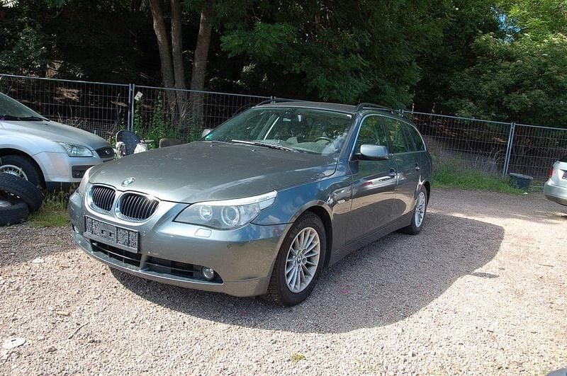 Grau Gebraucht 2004 BMW 525 Sport Line Kombi | 1.999 € (Superpreis) - Bild 1/4