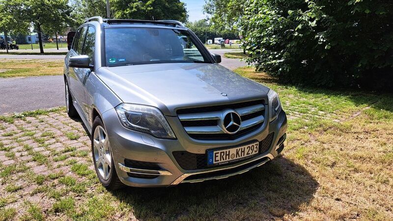 Grau Gebraucht 2013 Mercedes GLK220 SUV | 16.450 € (Fairer Preis) - Bild 1/4