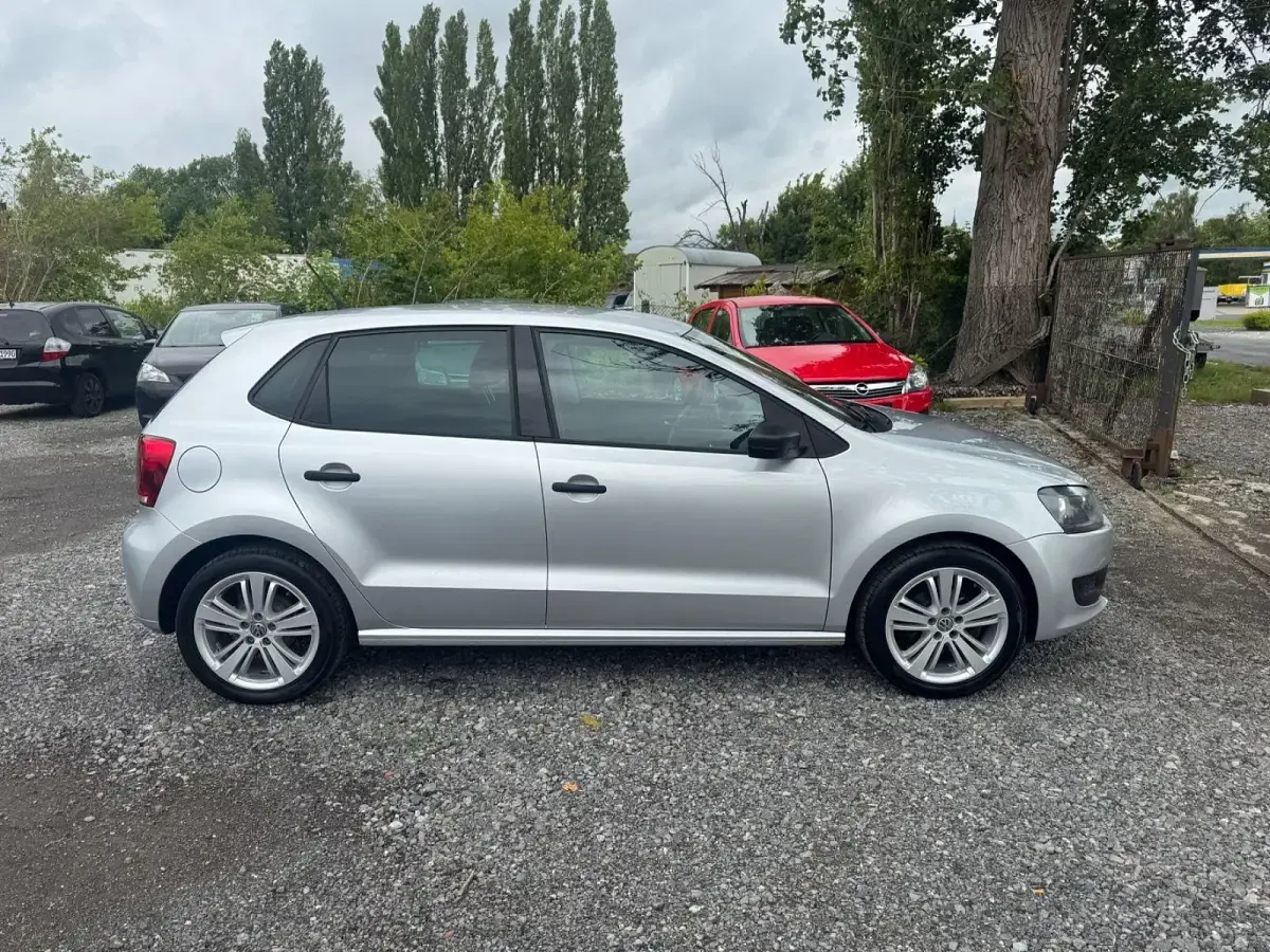 Gebraucht VW Polo Trendline 60 PS (44 kW) 2014 Silber Kleinwagen