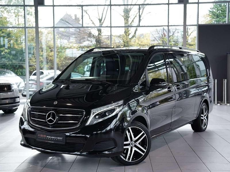 Schwarz Gebraucht 2018 Mercedes V250 Night Van / Kleinbus | 42.900 € (Fairer Preis) - Bild 1/3