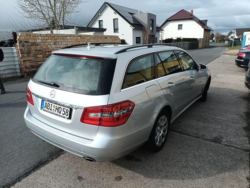 Gebraucht Mercedes E350 265 PS (194 kW) 2012 Silber Kombi