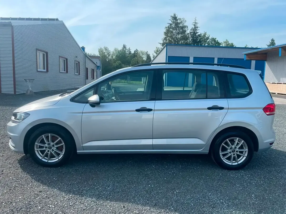 Gebraucht VW Touran 110 PS (80 kW) 2016 Silber Van / Kleinbus