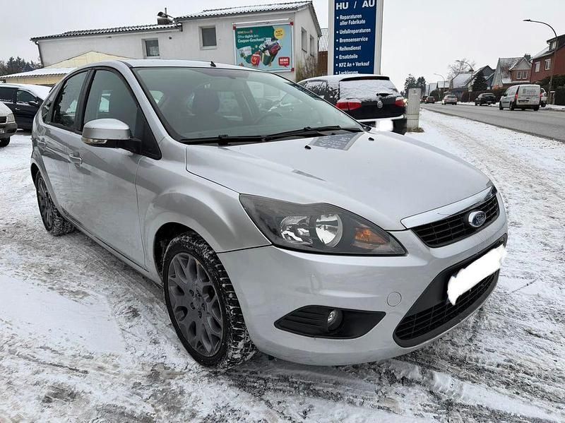 Gebraucht Ford Focus 116 PS (85 kW) 2009 Silber Limousine