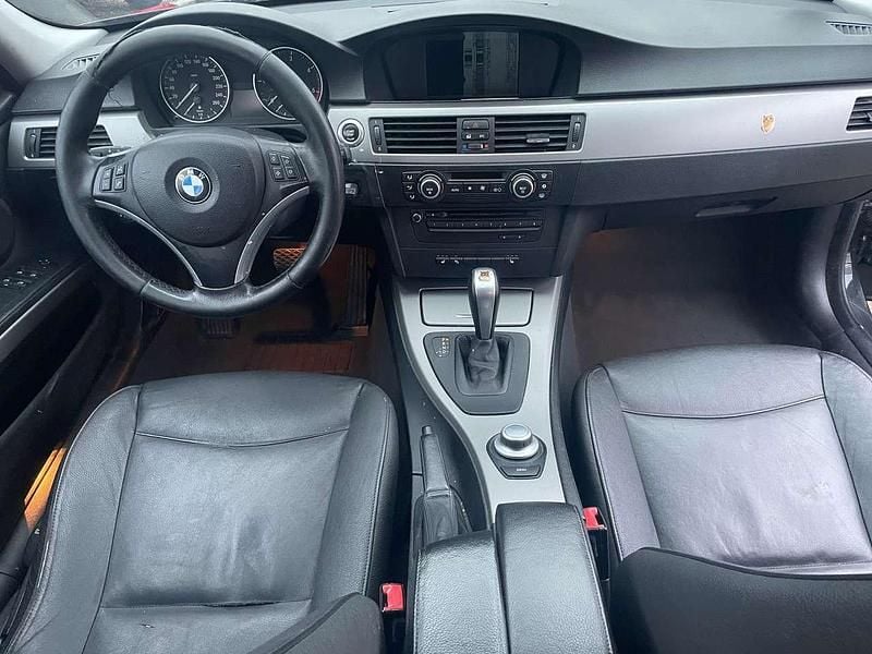 Gebraucht BMW 320 177 PS (130 kW) 2008 Black sapphire metallic Kombi