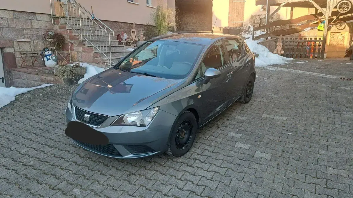 Używany Seat Ibiza Reference 75 KM (55 kW) 2017 Szary Hatchback