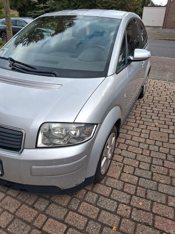 Silber Gebraucht 2004 Audi A2 Kleinwagen | 4.399 € (Fairer Preis) - Bild 1/4