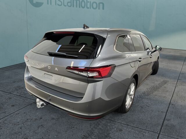 Grau Gebraucht 2024 Skoda Superb Selection Kombi | 37.090 € (Superpreis) - Bild 1/2
