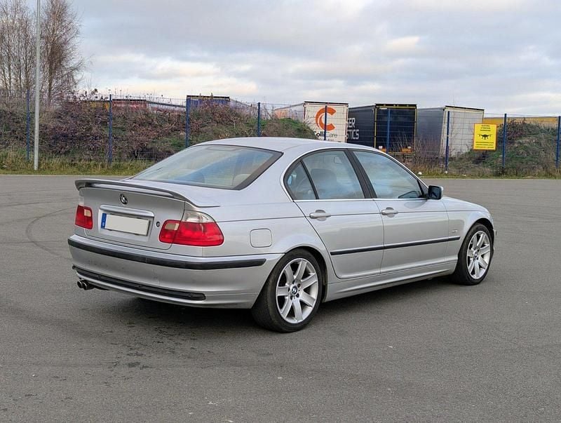 Silber Gebraucht 1999 BMW 328 M Sport Limousine | 6.500 € (Guter Preis) - Bild 1/4