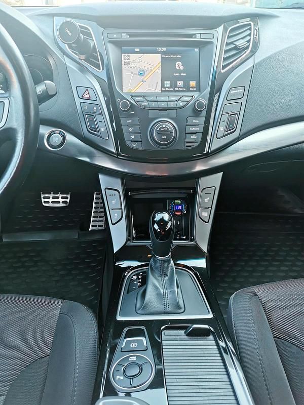 Gebraucht Hyundai i40 141 PS (103 kW) 2015 Grau Limousine