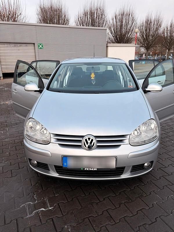 Silber Gebraucht 2007 VW Golf Limousine | 4.500 € (Etwas zu teuer) - Bild 1/4