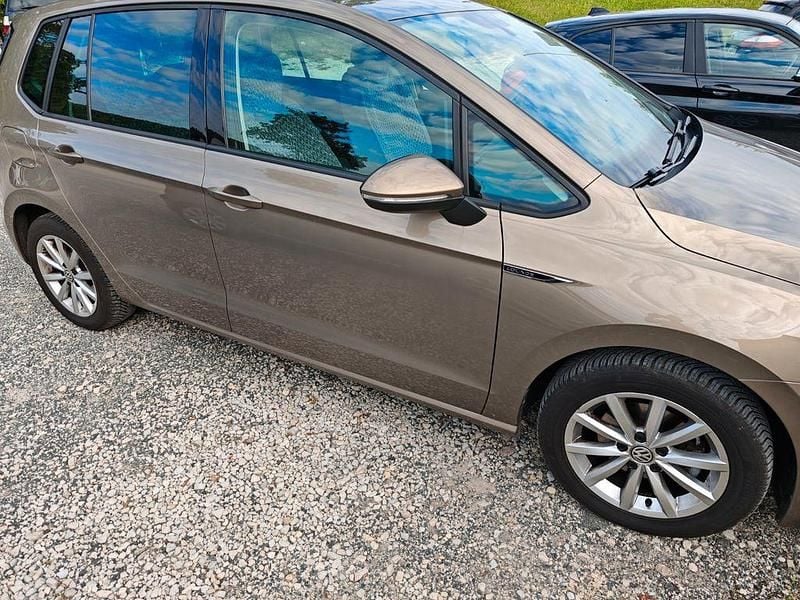 Gold Gebraucht 2015 VW Golf Sportsvan LOUNGE Van / Kleinbus | 10.500 € (Guter Preis) - Bild 1/4
