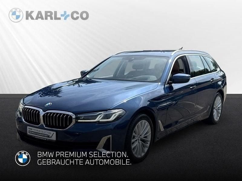 Blau Gebraucht 2023 BMW 520 Luxury Line Kombi | 31.660 € (Fairer Preis) - Bild 1/4