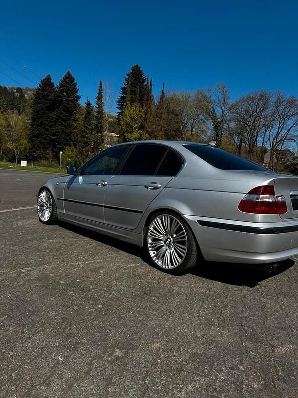 Second-hand BMW 330 231 CP (169 kW) 2002 Argintiu Berlinǎ