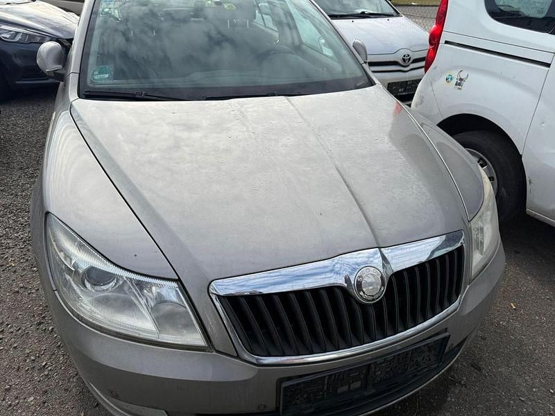 Gebraucht Skoda Octavia Elegance 105 PS (77 kW) 2009 Beige Limousine