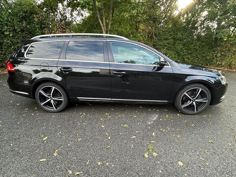Usata VW Passat 170 CV (125 kW) 2014 Nero Station wagon