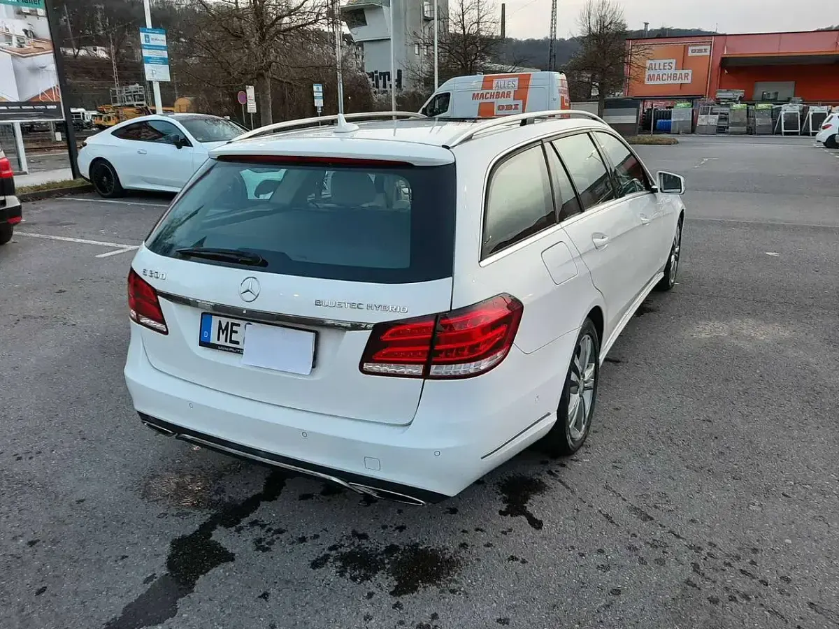 Gebraucht Mercedes E300 Avantgarde 204 PS (150 kW) 2013 Weiß Kombi