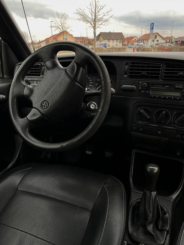 Gebraucht VW Golf Cabriolet Conceptline 75 PS (55 kW) 1997 Blau Cabrio