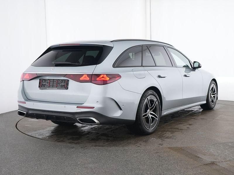Gebraucht Mercedes E220 AMG 197 PS (144 kW) 2025 Silber Limousine