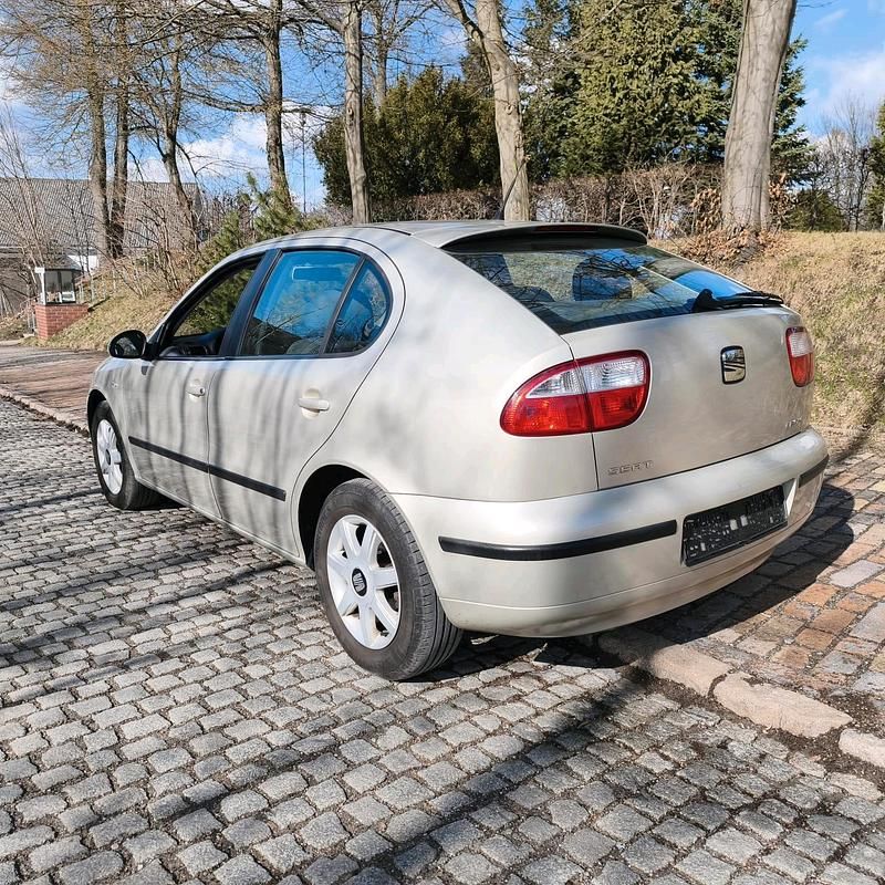 Gebraucht Seat Leon 105 PS (77 kW) 2003 Gold Kleinwagen