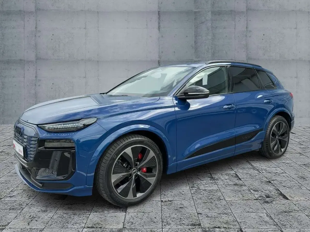 Gebraucht Audi SQ6 e-tron Edition .1 359 kW (489 PS) 2025 Ascariblau metallic SUV