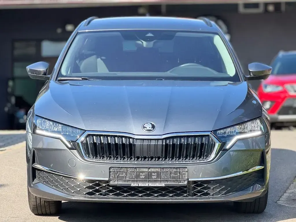 Gebraucht Skoda Octavia Selection 150 PS (110 kW) 2024 Grau Kombi