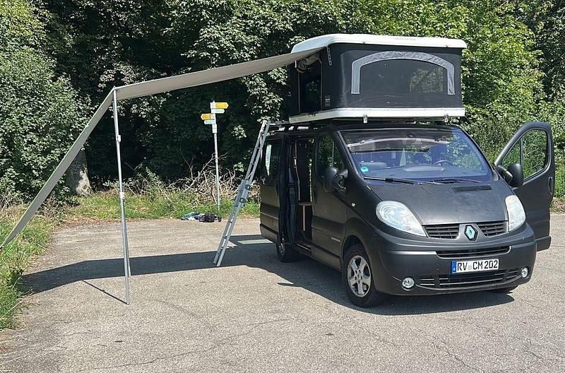 Schwarz Gebraucht 2013 Renault Trafic Van | 28.900 € - Bild 1/4