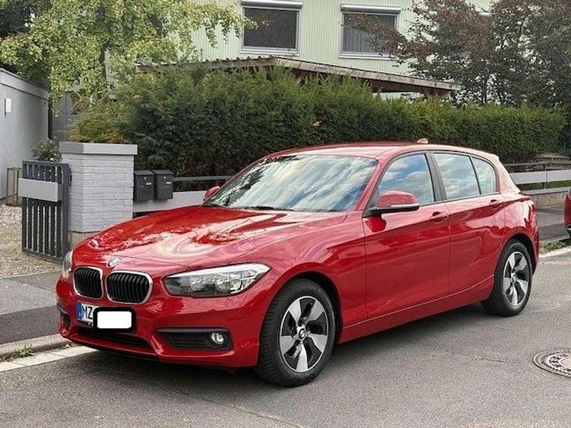 Rot Gebraucht 2018 BMW 118 Advantage Kleinwagen | 16.200 € (Fairer Preis) - Bild 1/4