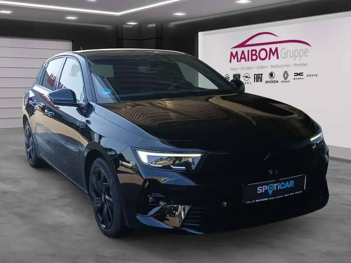 Gebraucht Opel Astra 131 PS (96 kW) 2024 Schwarz Kleinwagen